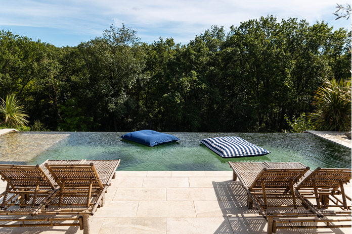 Jumbo UV Riviera Swimming